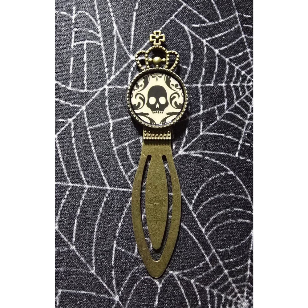 Skull Charm Metal Bookmark Shape - Bronze Tone Black White Skulls Theme